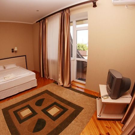 Uyut Otel Çernigiv Dış mekan fotoğraf