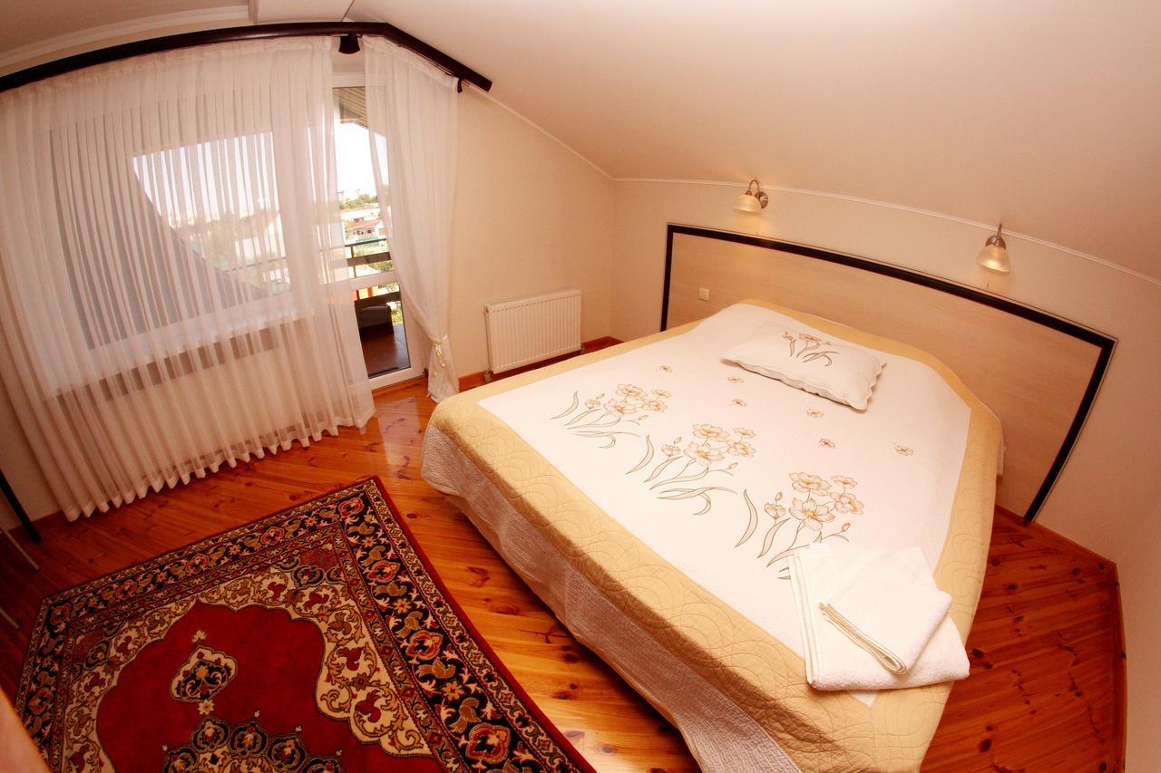 Uyut Otel Çernigiv Dış mekan fotoğraf