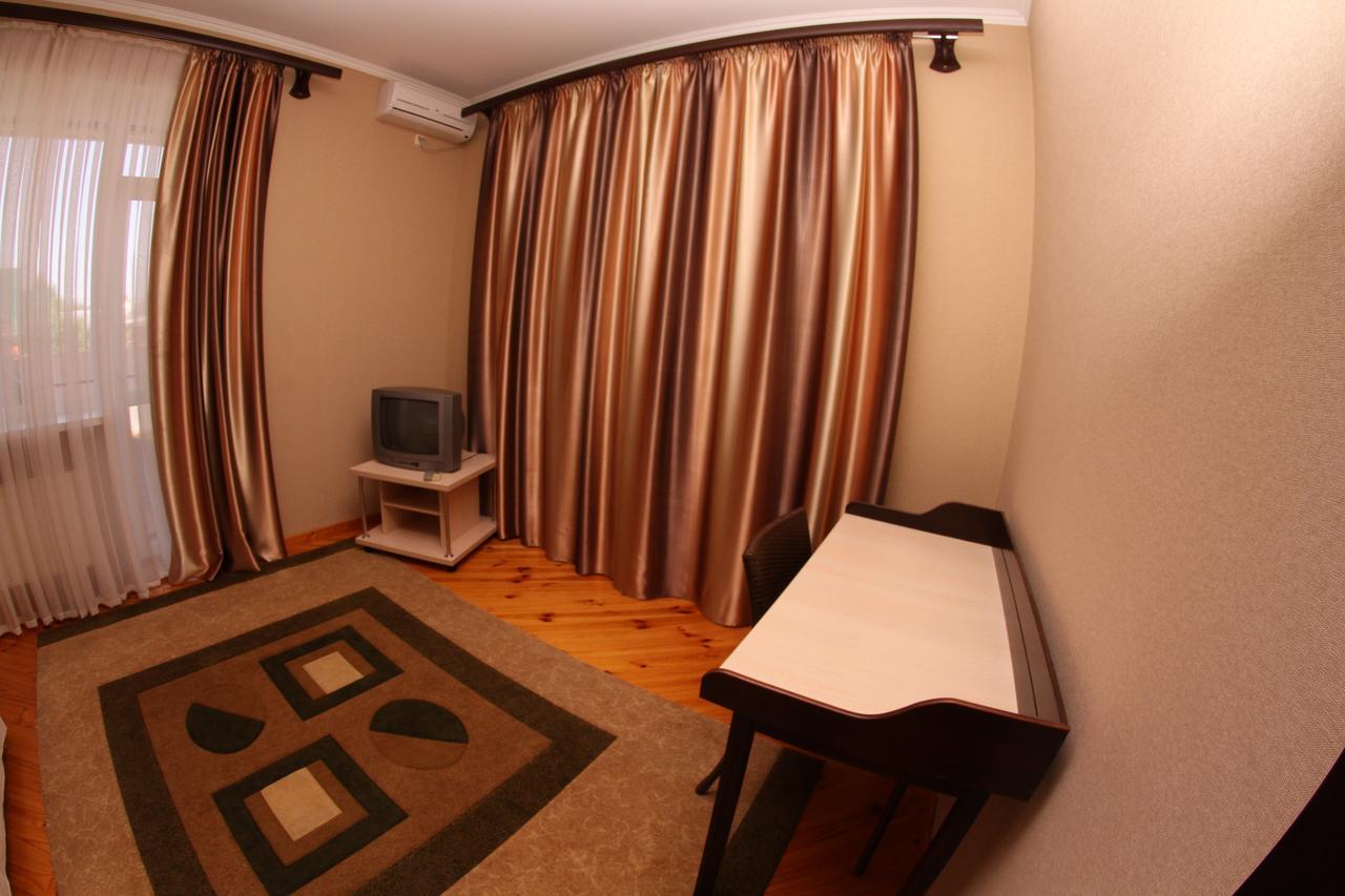 Uyut Otel Çernigiv Dış mekan fotoğraf