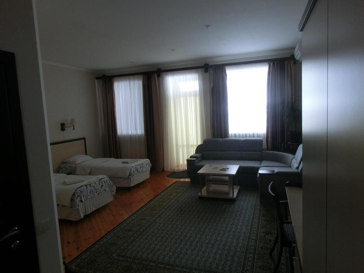 Uyut Otel Çernigiv Dış mekan fotoğraf
