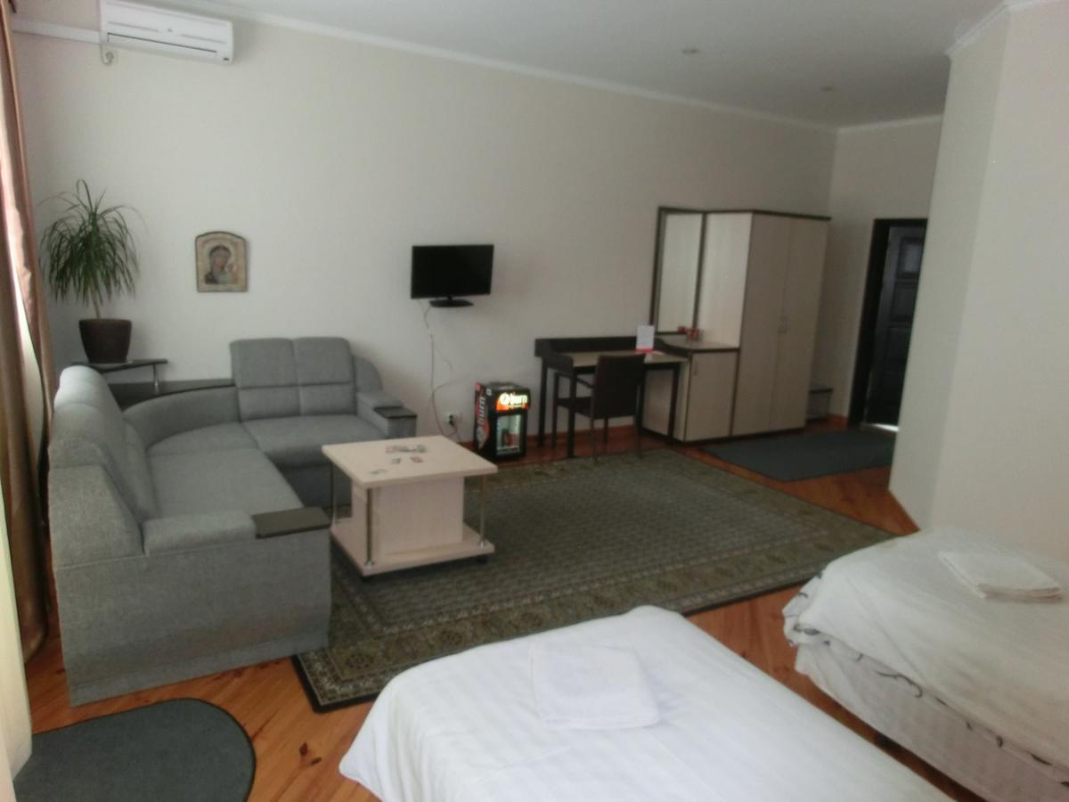 Uyut Otel Çernigiv Dış mekan fotoğraf