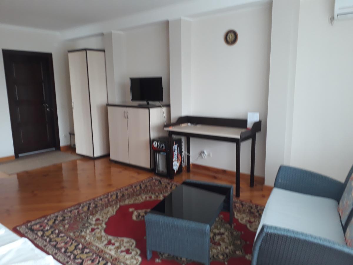 Uyut Otel Çernigiv Dış mekan fotoğraf